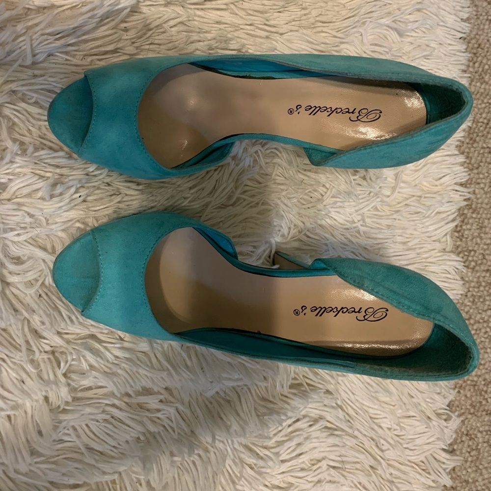 Heels - Picture 2 of 2